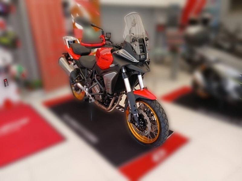 Foto QJ Motor SRT 700