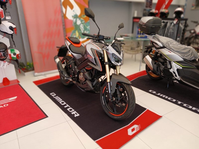 Foto QJ Motor SRK 125