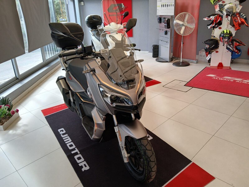 Foto QJ Motor ATR 125