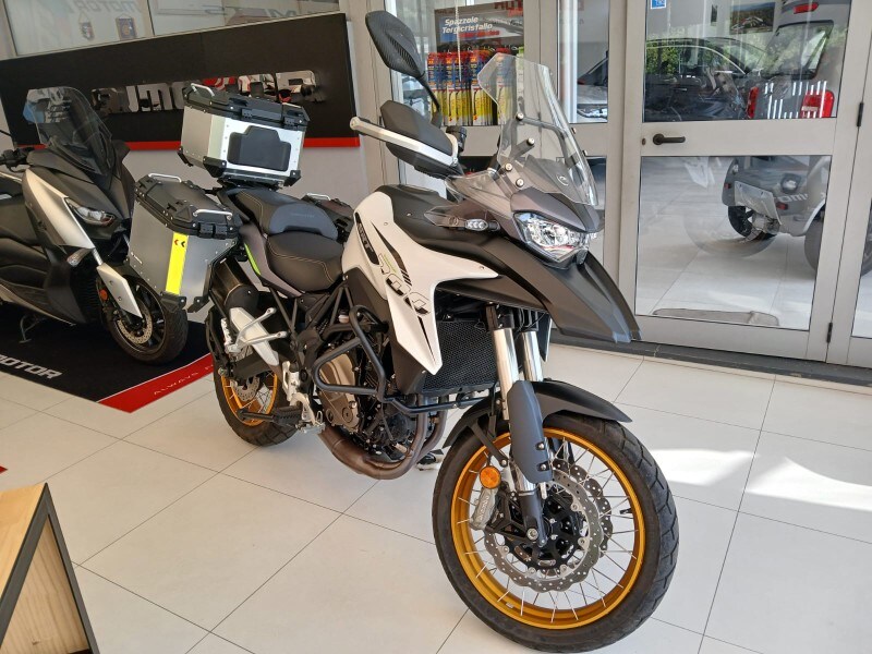 Foto QJ Motor SRT 700